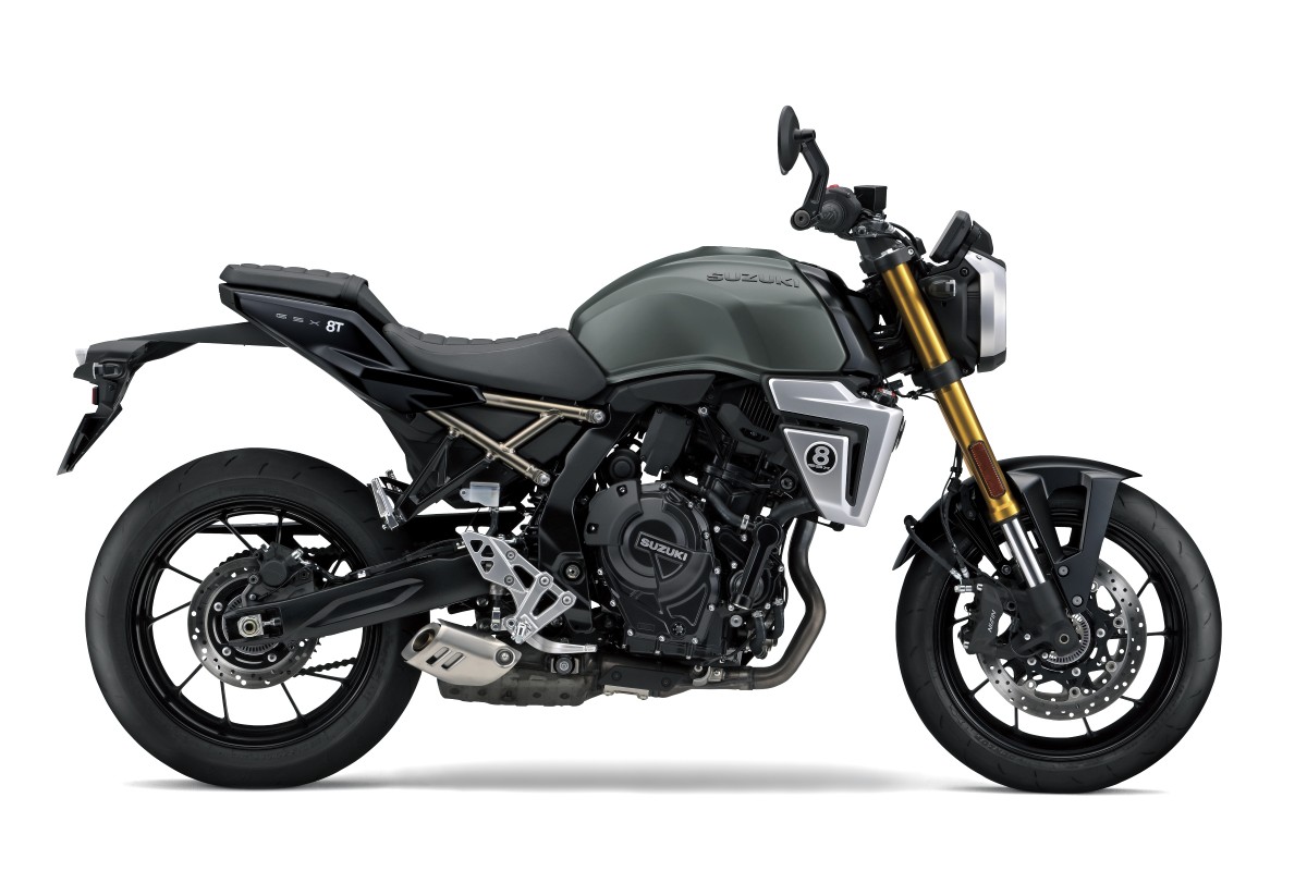 GSX800TRQM6_QVP_Rside