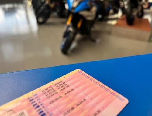 Rijden met het motorrijbewijs A2 met code 80: alles wat je moet weten.